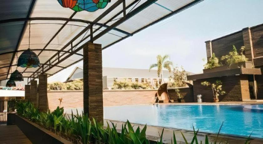 Hotel Asri Plaza Asia Тасикмалая Экстерьер фото