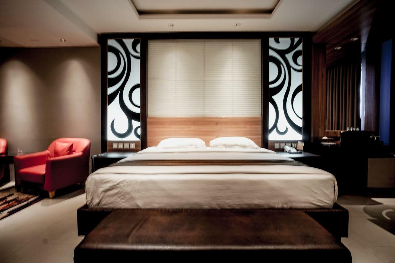 Hotel Asri Plaza Asia Тасикмалая Экстерьер фото